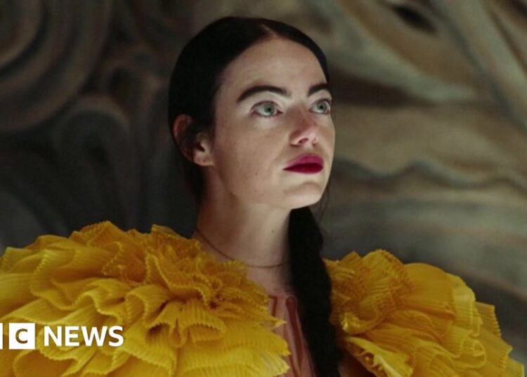 Which movies are the favourites for the Oscars?