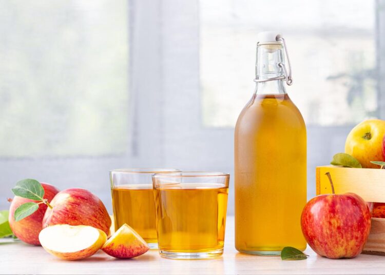 How to Use Apple Cider Vinegar to Clean Your Kitchen